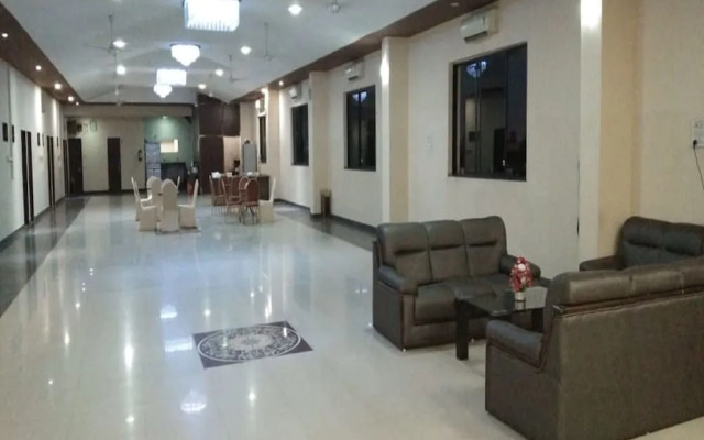 OYO Flagship 070 Hotel Orient Palace