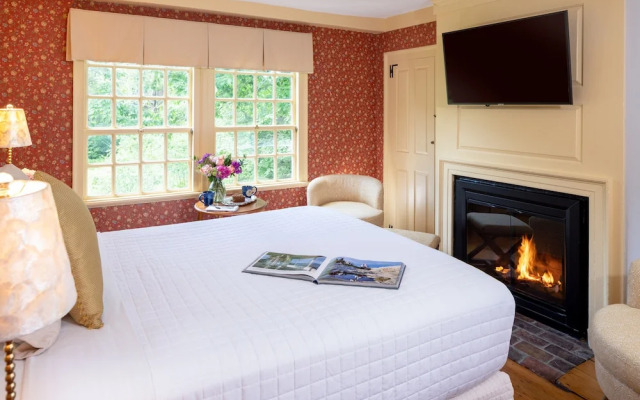 Waldo Emerson Inn