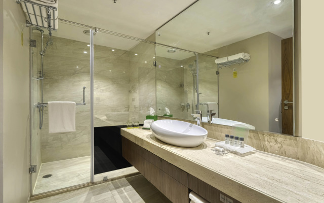 Holiday Inn Kolkata Airport by IHG