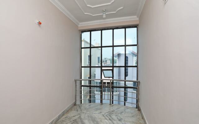 OYO 14988 Regal Stays