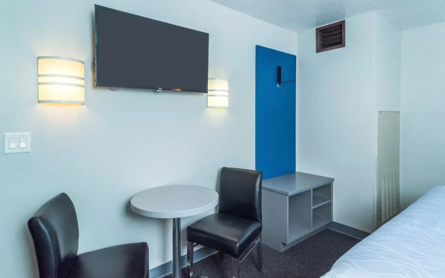 Studio Z Ascend Hotel Collection