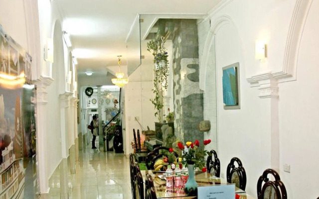 La Dora Hanoi Hotel & Travel