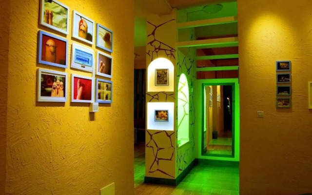 Sanya Shiguangcang Nostalgia Art Inn
