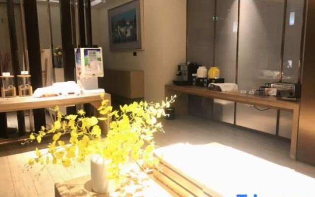 Vyluk Hotel Chongqing Light Rail Station