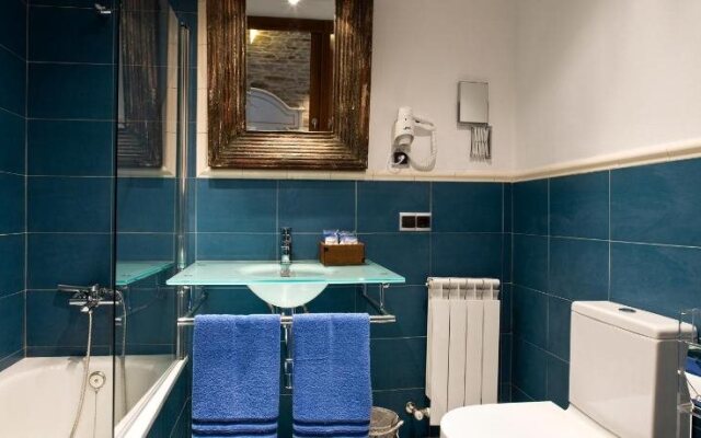 Hostal Raices