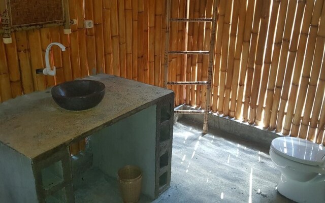 Wooden Paradise Home Stay - Hostel