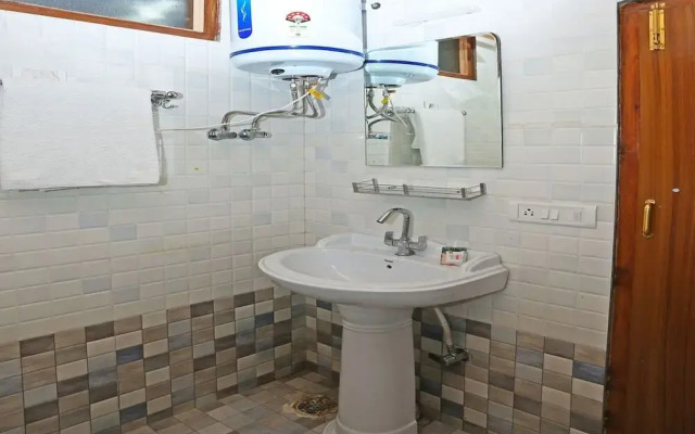 OYO Rooms Model Town