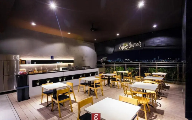 Expressionz Suites KLCC by Like Home