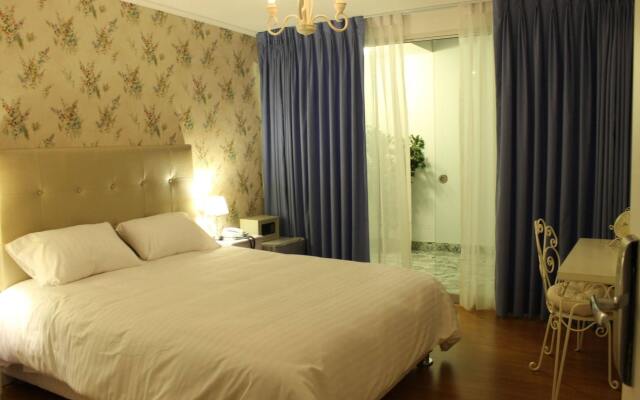 IFE Boutique Hotel