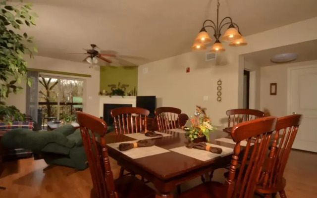 Cedar Lodge 204