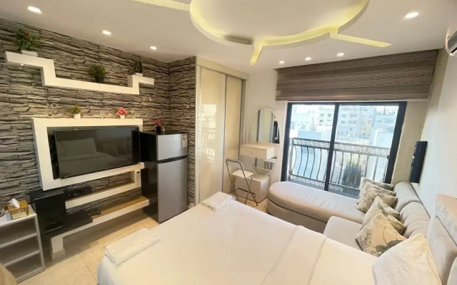 Central Tiny Studio for Rent 409