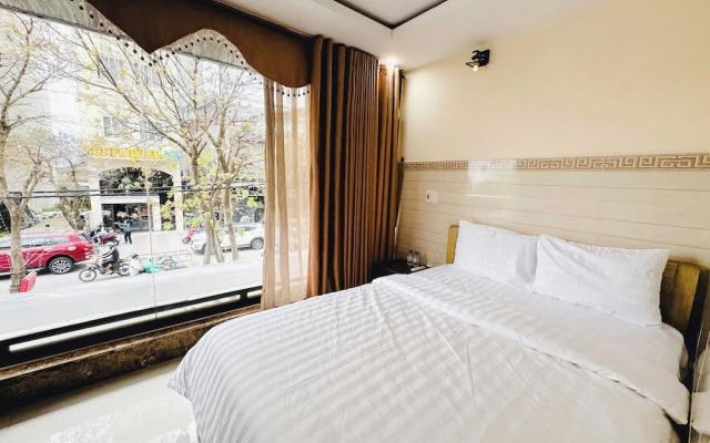 Bear Hotel & Homestay