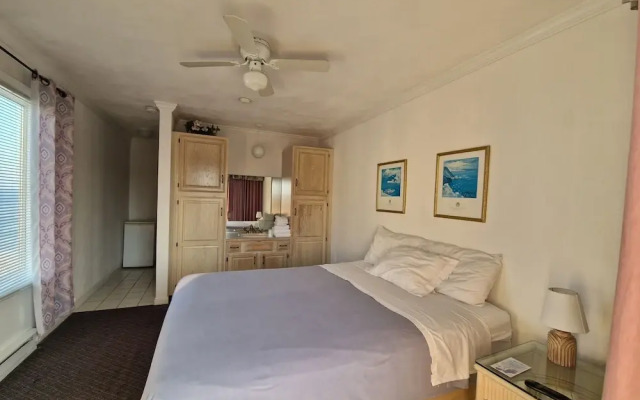 Sandcastle Beachfront Inn