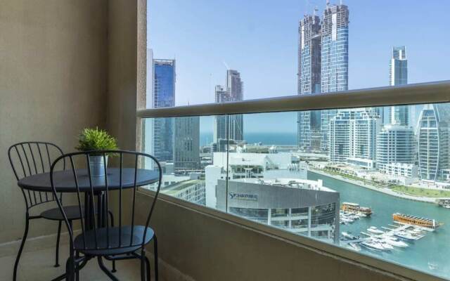 Amazing View of Dubai Marina w/ Cosy Vibes!