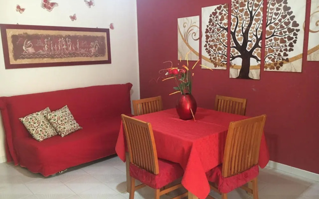 The Wisteria Apartment Near to Main Beach
