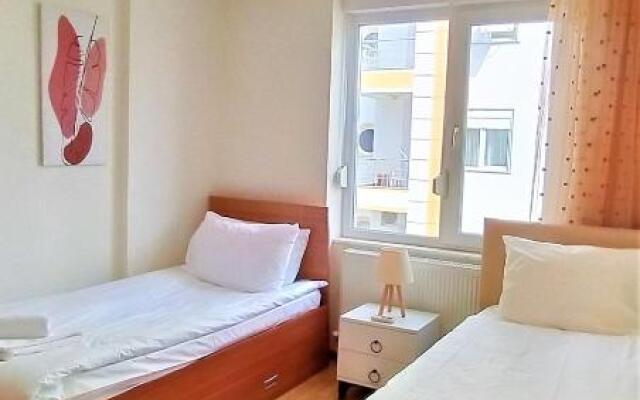 Flat Close to Beach With Balcony in Konyaalti