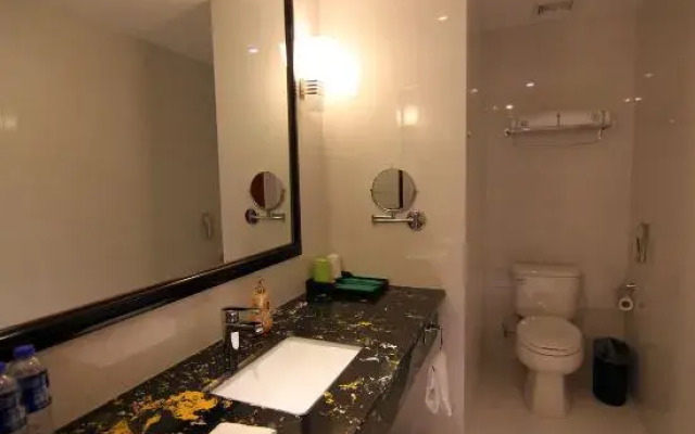 Four Seasons Guanghua Hotel