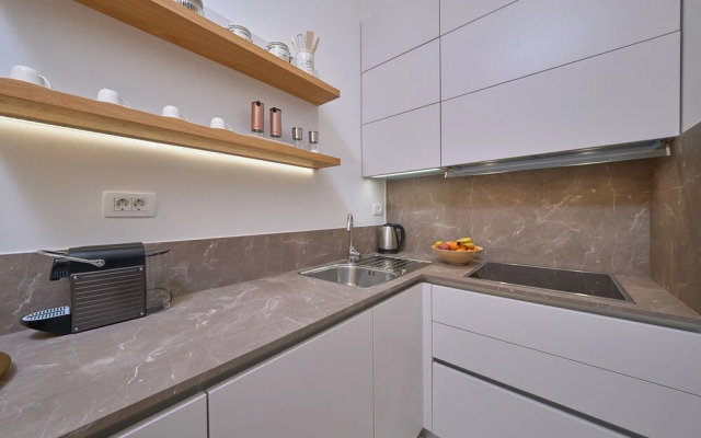Salve Luxury Apartment by Litto