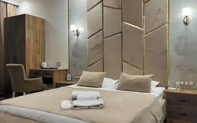 Sharq Hotel