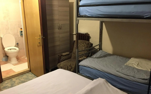 Istanbul Paris Hotel & Hostel