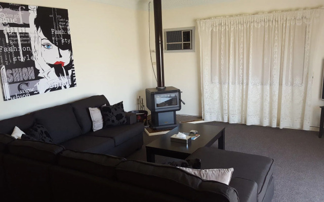 Balcony On Sixth Lodge