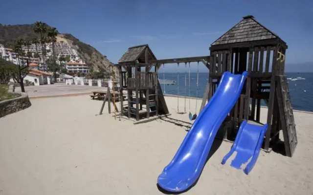 Catalina Holiday Beachfront Villas