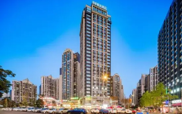 Homeinn Plus Hotel (Chengdu East Railway Station Chengyu Interchange Subway Station)