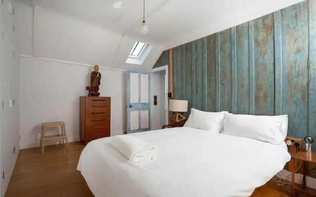 Seaview-2br-sleeps5-cottage-fastwifi-woodburner