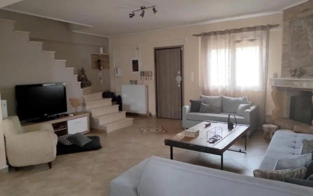 Nikos House Megara