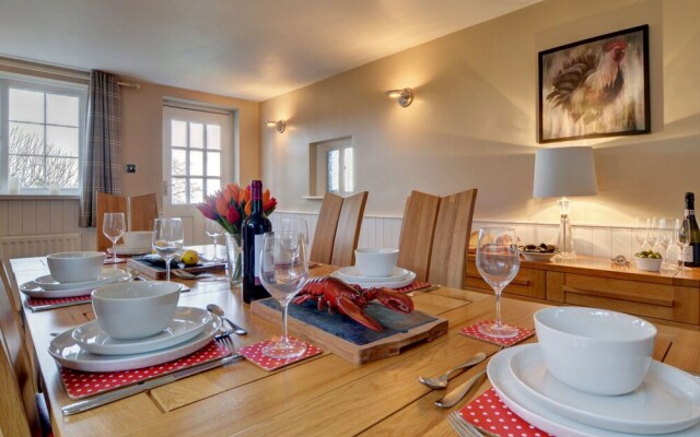 Spacious Holiday Home in Ilkerton With Garden