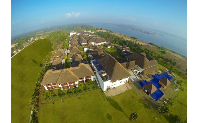 Le Pondy Beach & Lake Resort
