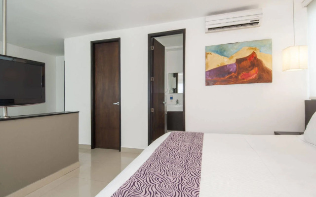 Travelers Atlantis Suites