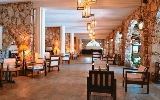 Palumbo Waves Resort