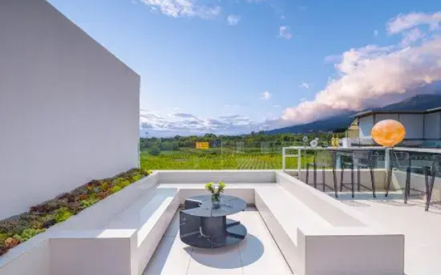 Dali Jumo High-end Light Luxury Homestay (Gucheng Nanmen Branch)