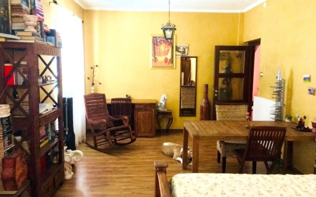 House with 3 Bedrooms in Padula, with Wonderful Mountain View, Furnished Garden And Wifi - 35 Km From the Beach
