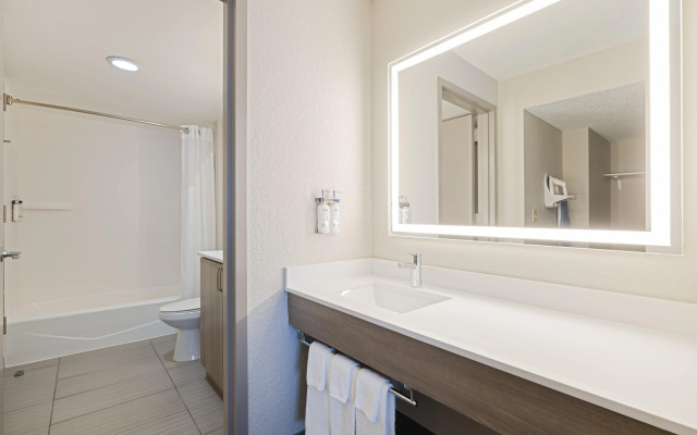 Holiday Inn Express Hotel & Suites Ft. Lauderdale-Plantation by IHG