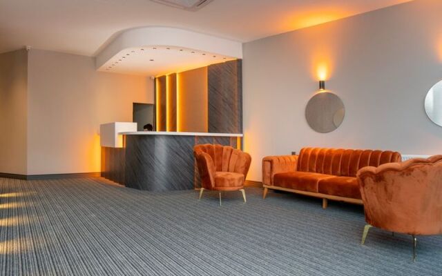 216 Center Suite