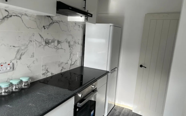 Comfy 2-bedroom Apartment