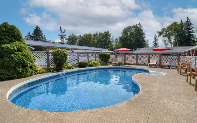 Danny’s Hotel Suites, SureStay Collection by Best Western