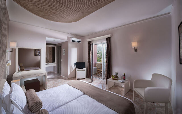 Athina Palace Resort & Spa