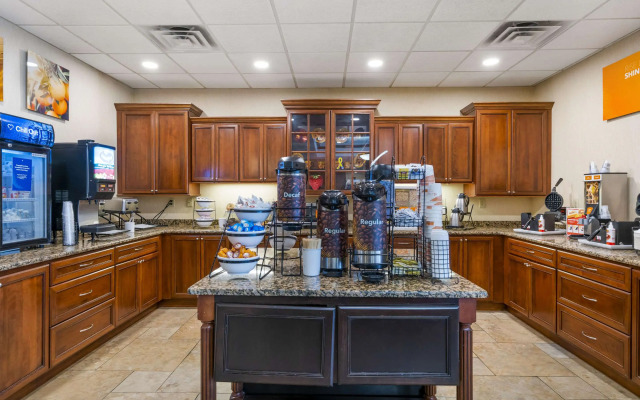 Comfort Inn & Suites Watertown - 1000 Islands