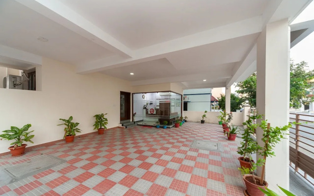 OYO 29276 Rithikha Inn Blossoms