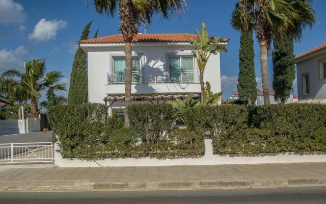 Yolanda Holiday Villa