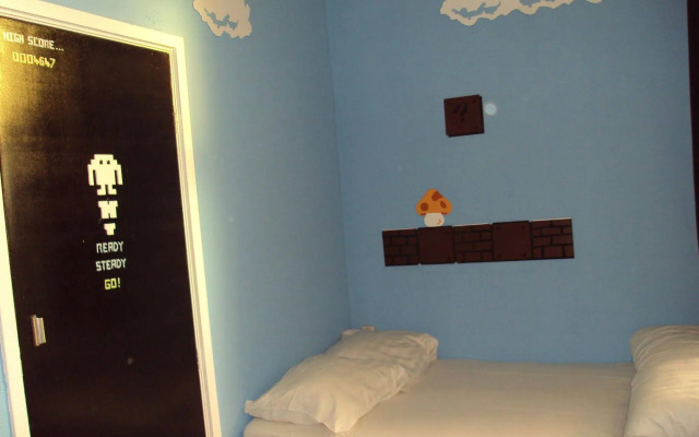 The Flying Pig Uptown Hostel