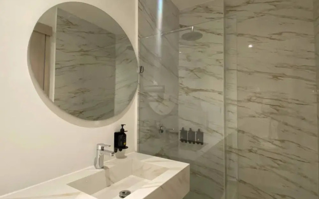 w Grandiose 2BR w Lovely Terrace in CTG