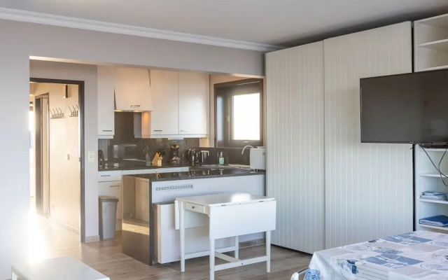 Corner Apartment Near the Center