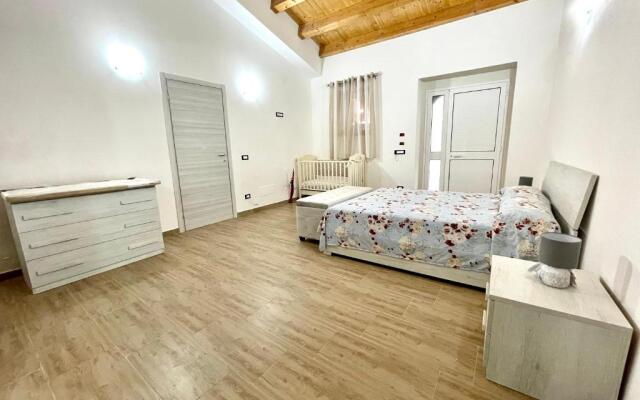 Villa Nunzia con piscina, sauna e idromassaggio.