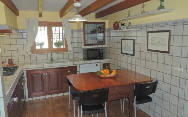 Charming Villa With Pool in Algaida