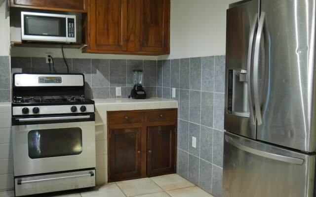 Casa Mister Ken pie de playa Los Cocos