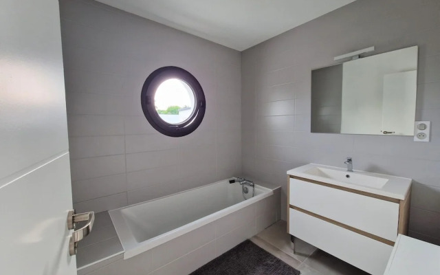 Quite Holiday Villa in Benodet